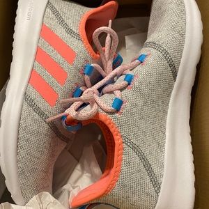 Girls Adidas Cloudfoam Pure 2.0 size 6Y